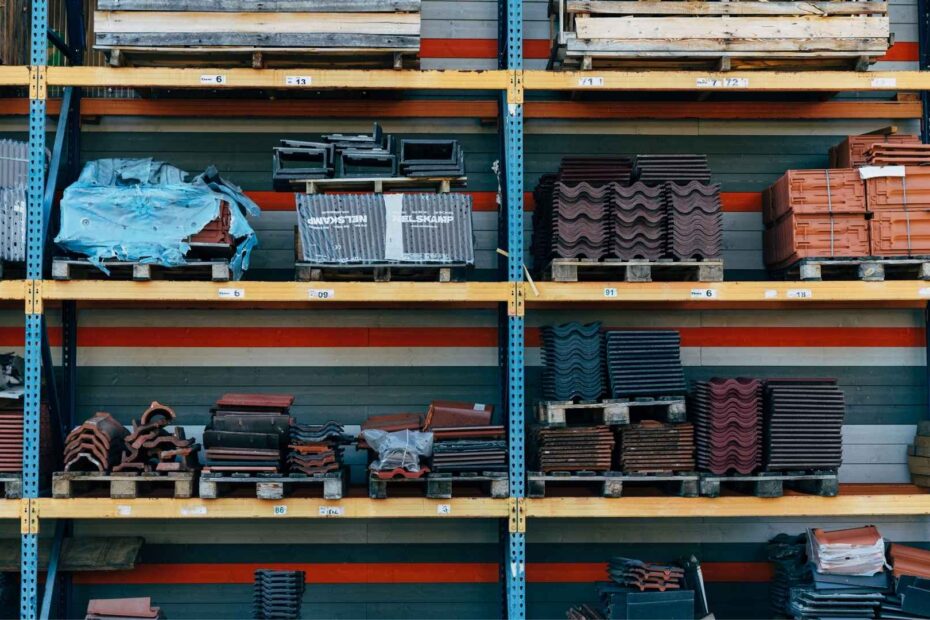 Så organiserar du materialflödet på byggarbetsplatsen med tydliga etiketter